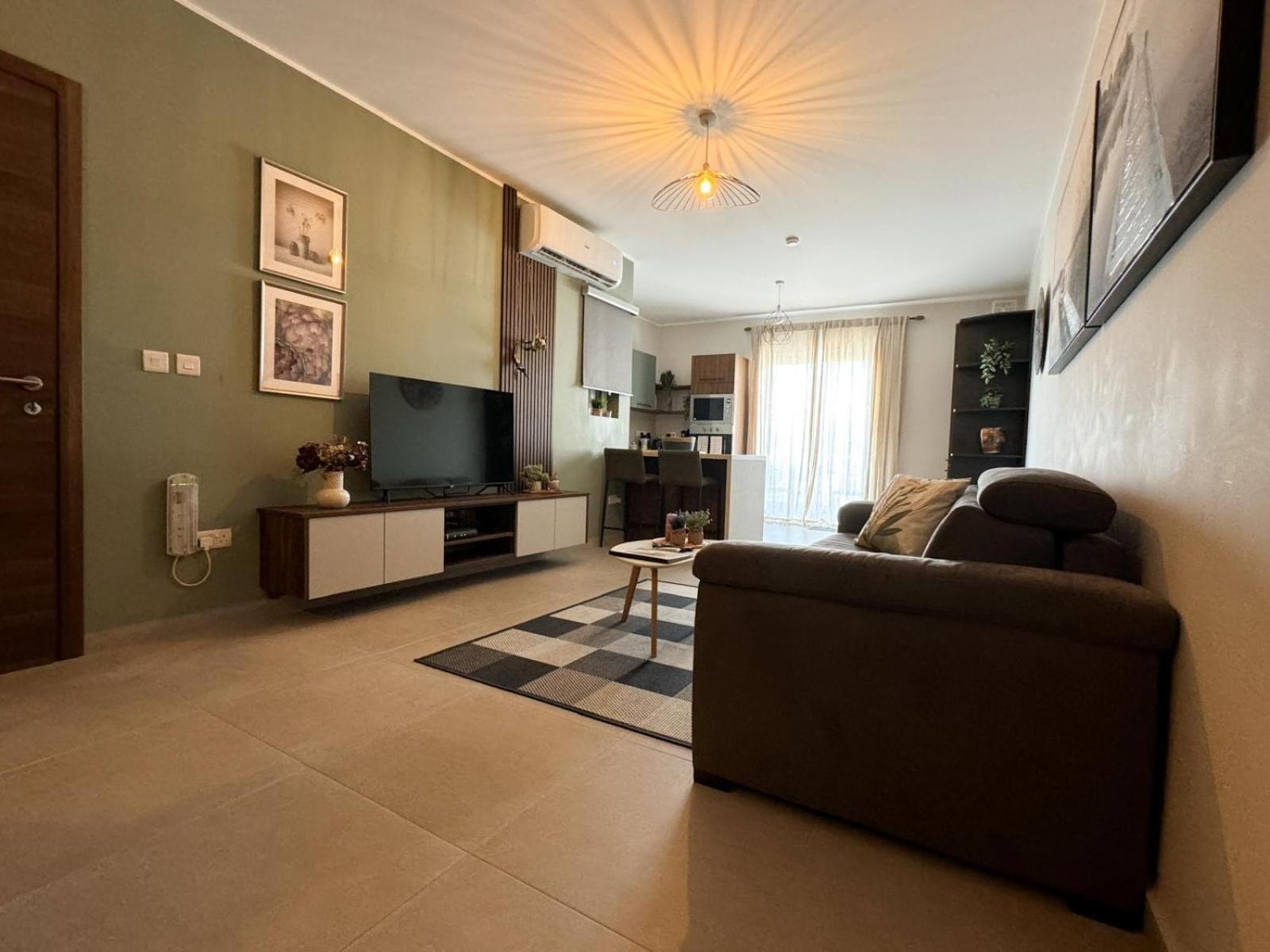 Centrally Located, Well Equipped, Stylish Flat. St. Paul's Bay Exterior photo